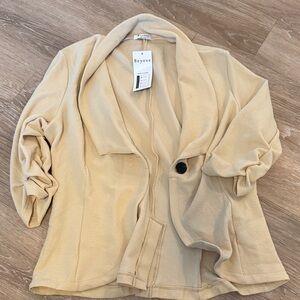 Beige Beyove Blazer with Button Detail